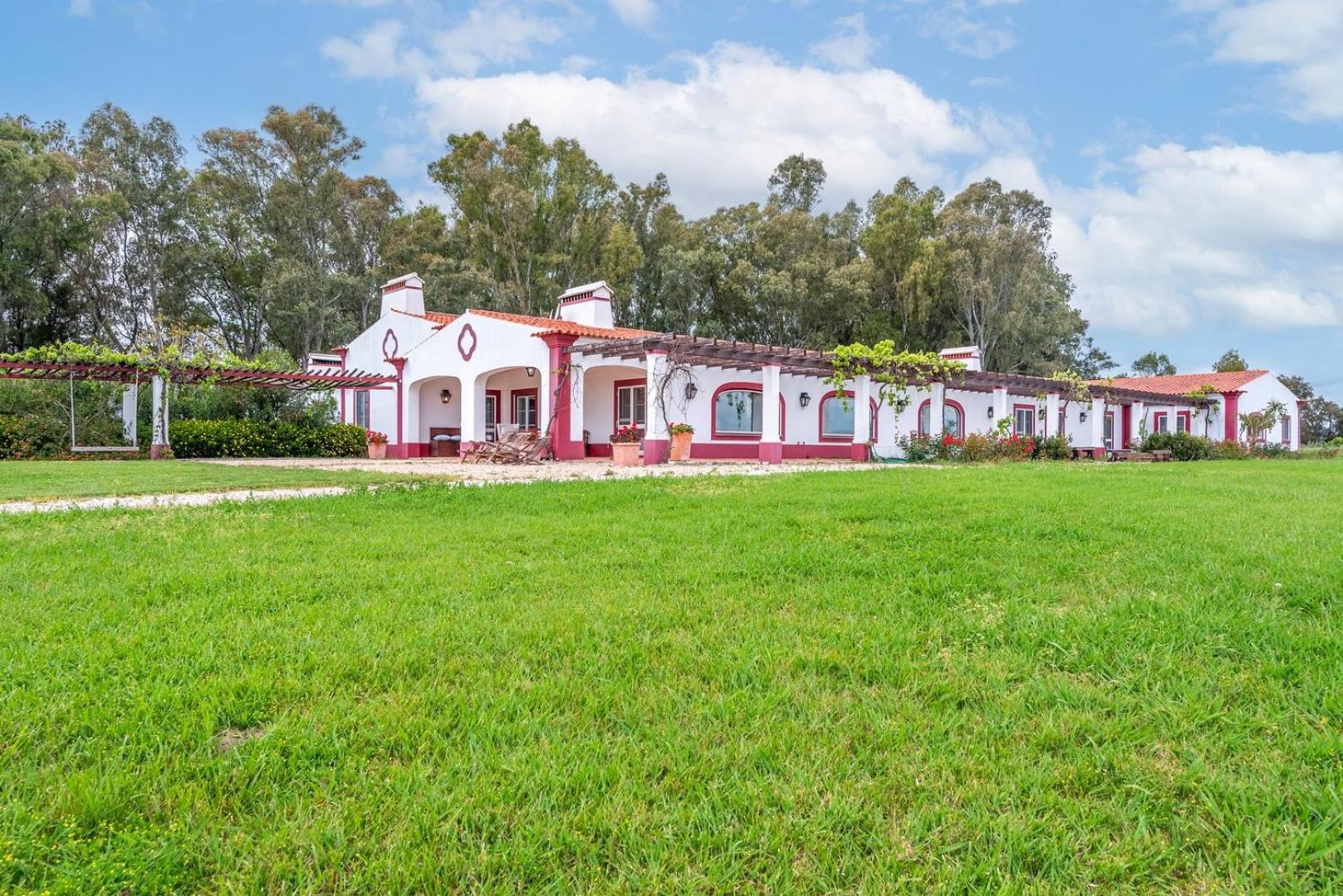 הוילה מונטרמור-או-נובו Stunning Mansion In Sao Cristovao מראה חיצוני תמונה